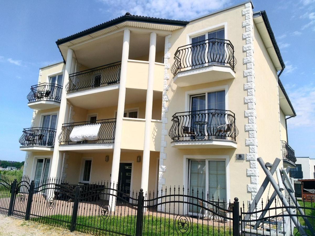 Villa Over Lake Mielno  Exterior foto